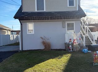 67 Iroquois Rd #2, Stamford, CT 06902