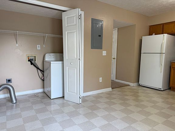 5th image of 238 E Green St #3