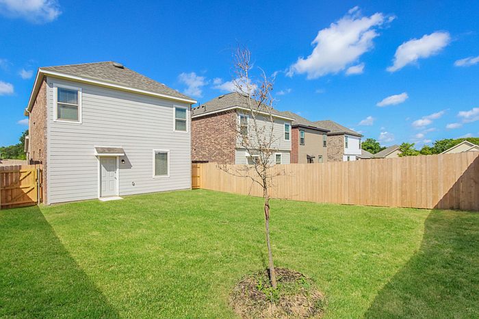 2nd image of 3904 Ruth Dr