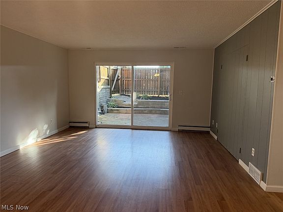 5th image of 9956 Johnnycake Ridge Rd APT L1
