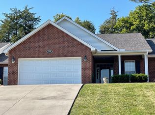1020 Patriot Landing Dr, Dandridge, TN 37725