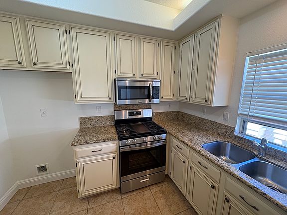 3rd image of 1028 S Rossano Way