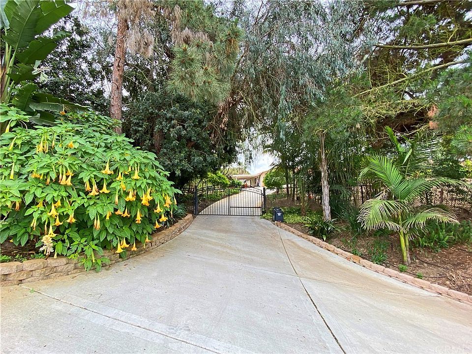 1st image of 43218 Sandia Creek Dr