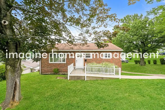 3 bed, 1.0 bath, 1280 sqft, $1,695 — Photo 2