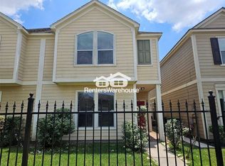 8039 Ellinger Ln, Houston, TX 77040