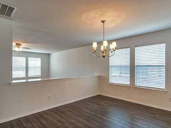 4th image of 1700 Heron Dr