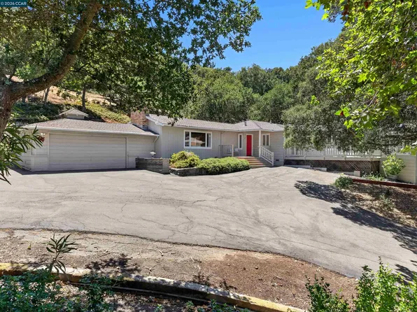 1 Greenwood Ct, Orinda, CA 94563