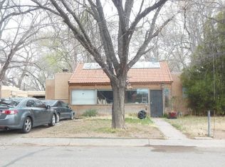 815 Floretta Dr NW, Albuquerque, NM 87107