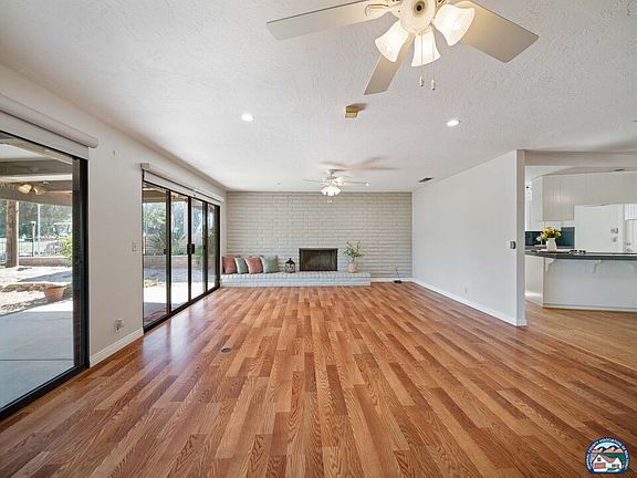 4th image of 2094 Murray Dr