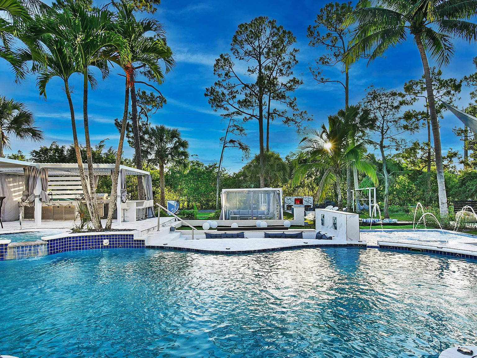 6 bed, 7.5 bath, 5000 sqft, $25,000 — Photo 1