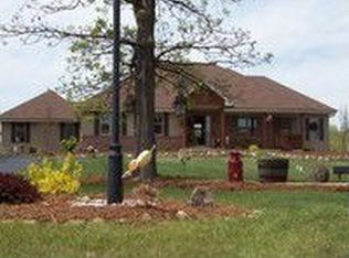 S94W31656 Gena Dr, Mukwonago, WI 53149