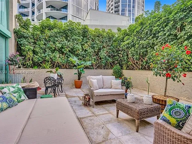 3400 SW 27th Ave #206 — Photo 18