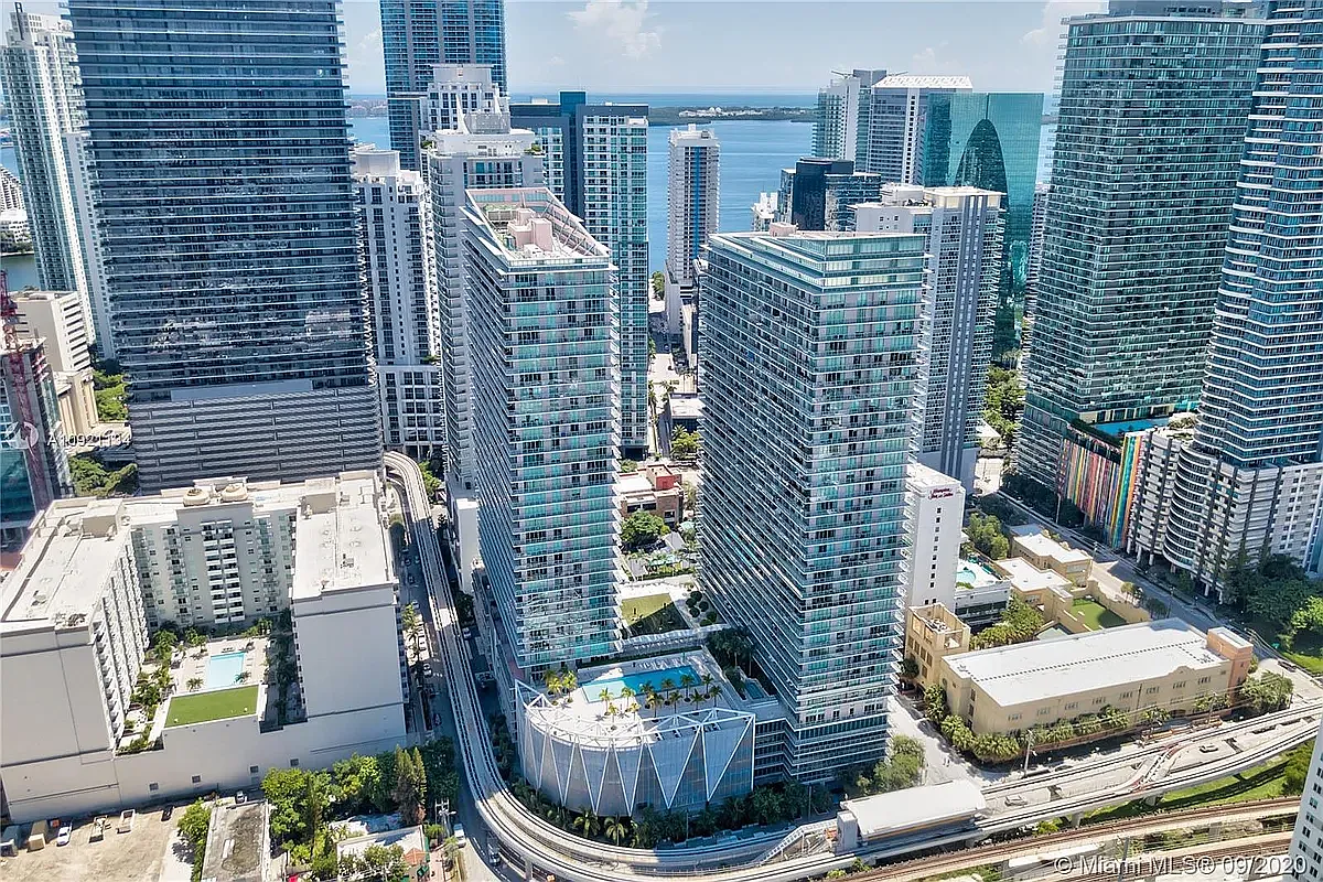 2 bed, 1100 sqft, $3,700 — Photo 4