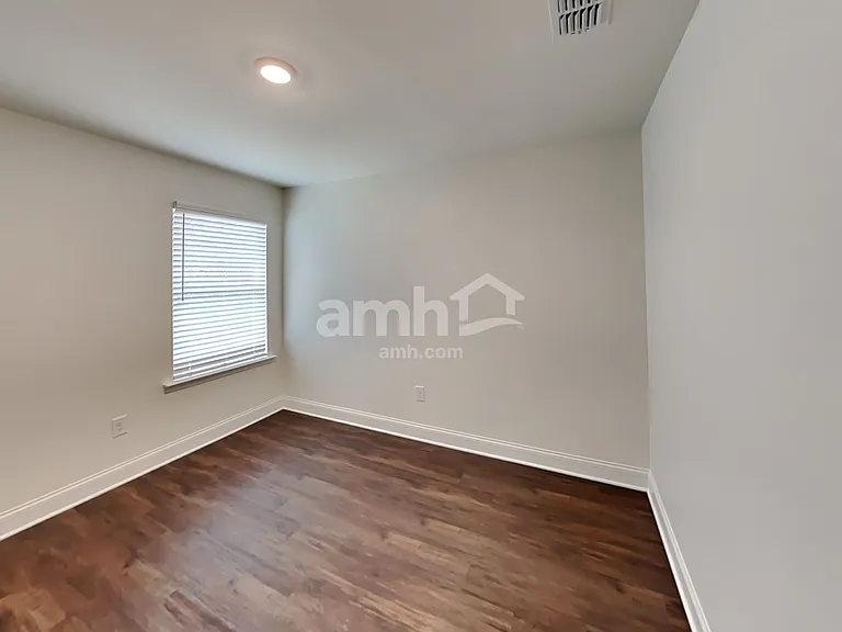 577 Summit View Ln — Photo 17