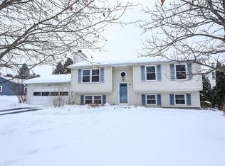 36 Kaymar Dr, Bergen, NY 14416