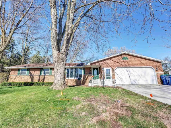 217 3rd St, Luxemburg, WI 54217