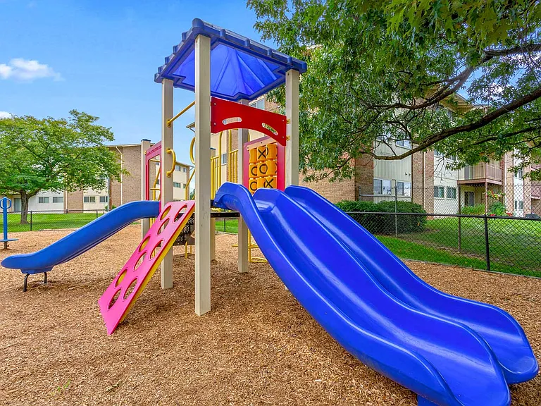 Columbia Park Apartments — Photo 7