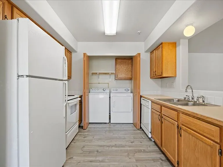 6405F Chapel Hill Blvd #F201 — Photo 11