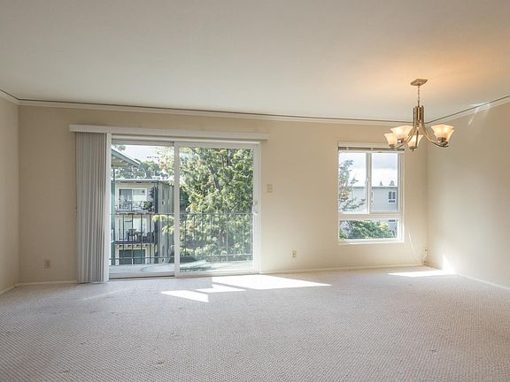 2nd image of 820 N Delaware St APT 415