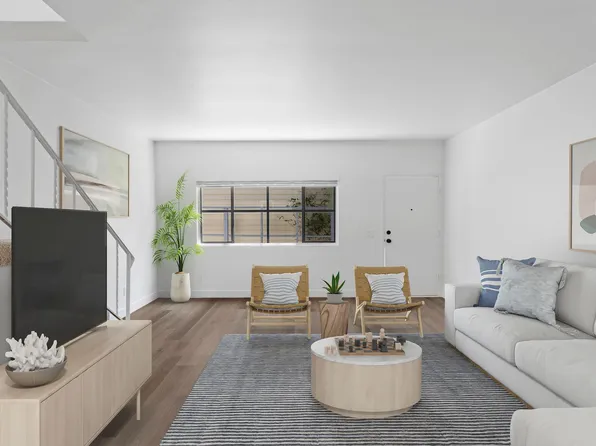 E Avenue - Coronado
