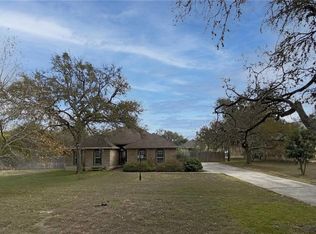 221 Maple Dr, Mountain City, TX 78610