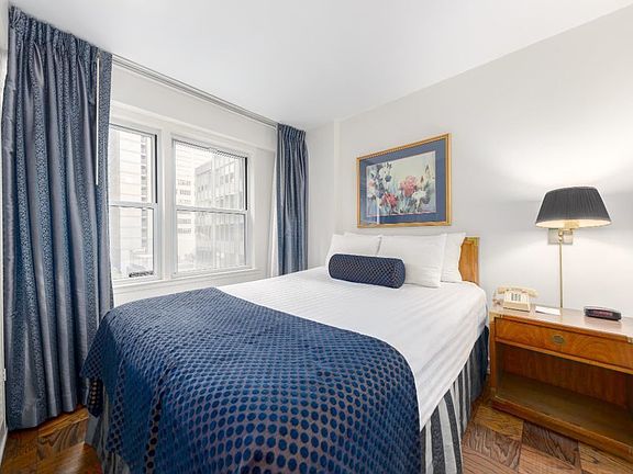 3rd image of 149 E 39th St #610