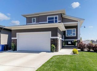 122 W Lundberg Cres, Red Deer, AB T4R 0R3