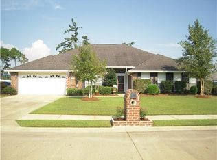 1572 Pelican Bayou Dr, Biloxi, MS 39532