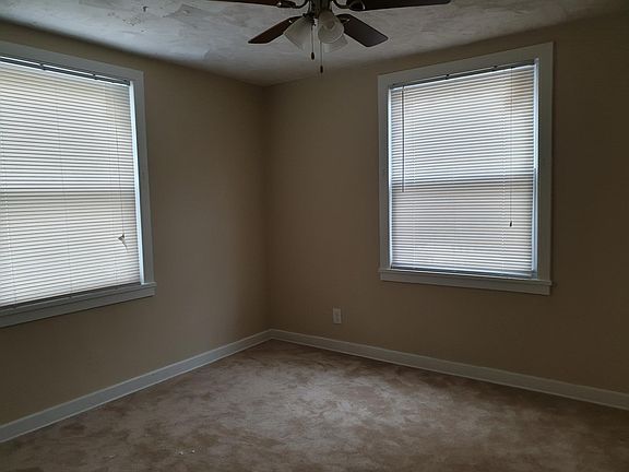 3rd image of 15 Valley Pl S