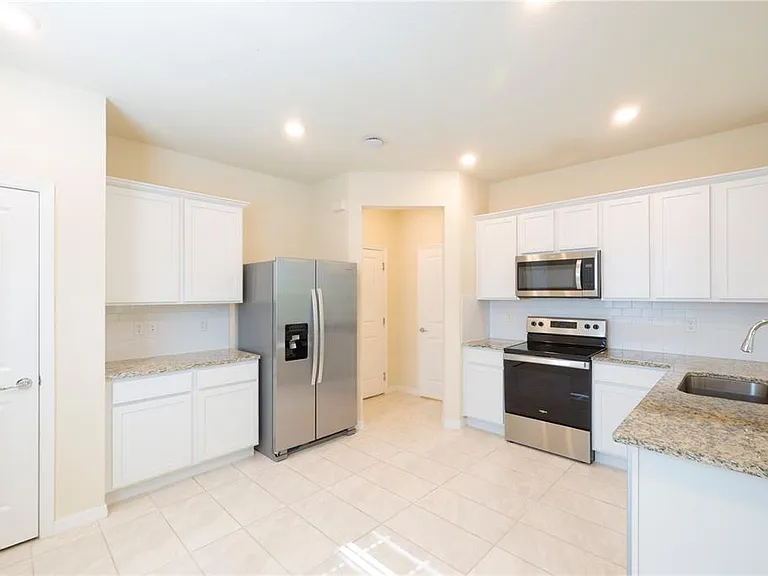 4609 Sparkling Shell Ave — Photo 36