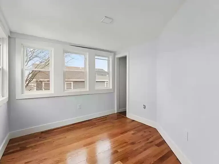 1008 Winthrop Ave — Photo 13