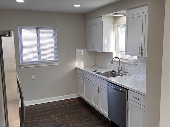 2nd image of 27306 Maywood St