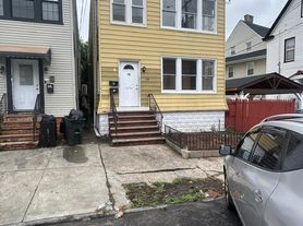 18 Winfield Ave, Jersey City, NJ