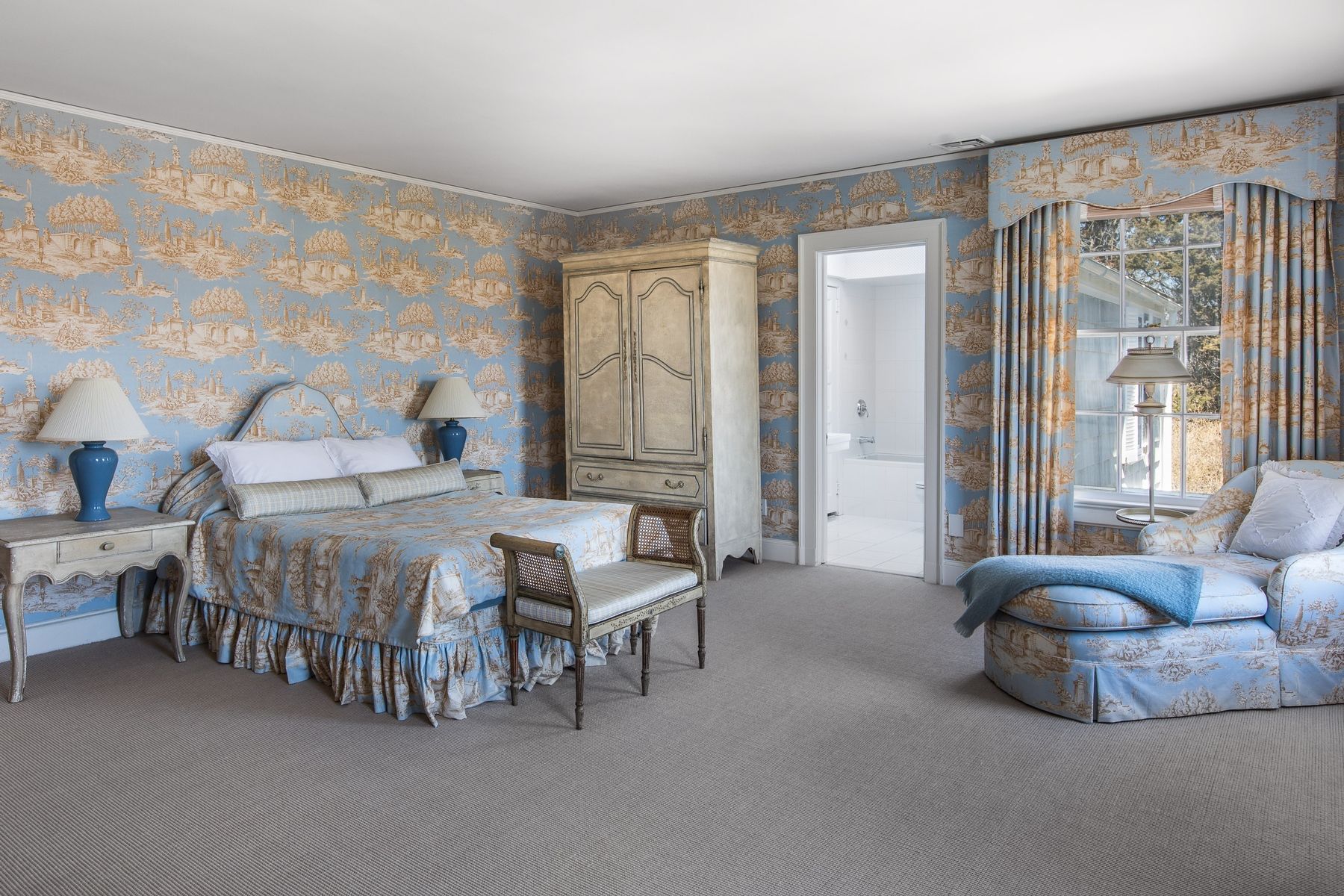 11 Nichols Ln, East Hampton, NY 11937 Out East