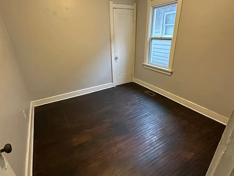 1755 Marne Ave — Photo 4