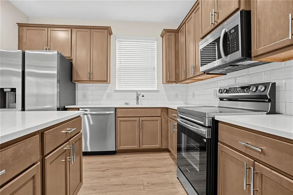 3 bed, 2.5 bath, 1417 sqft, $1,990 — Photo 4