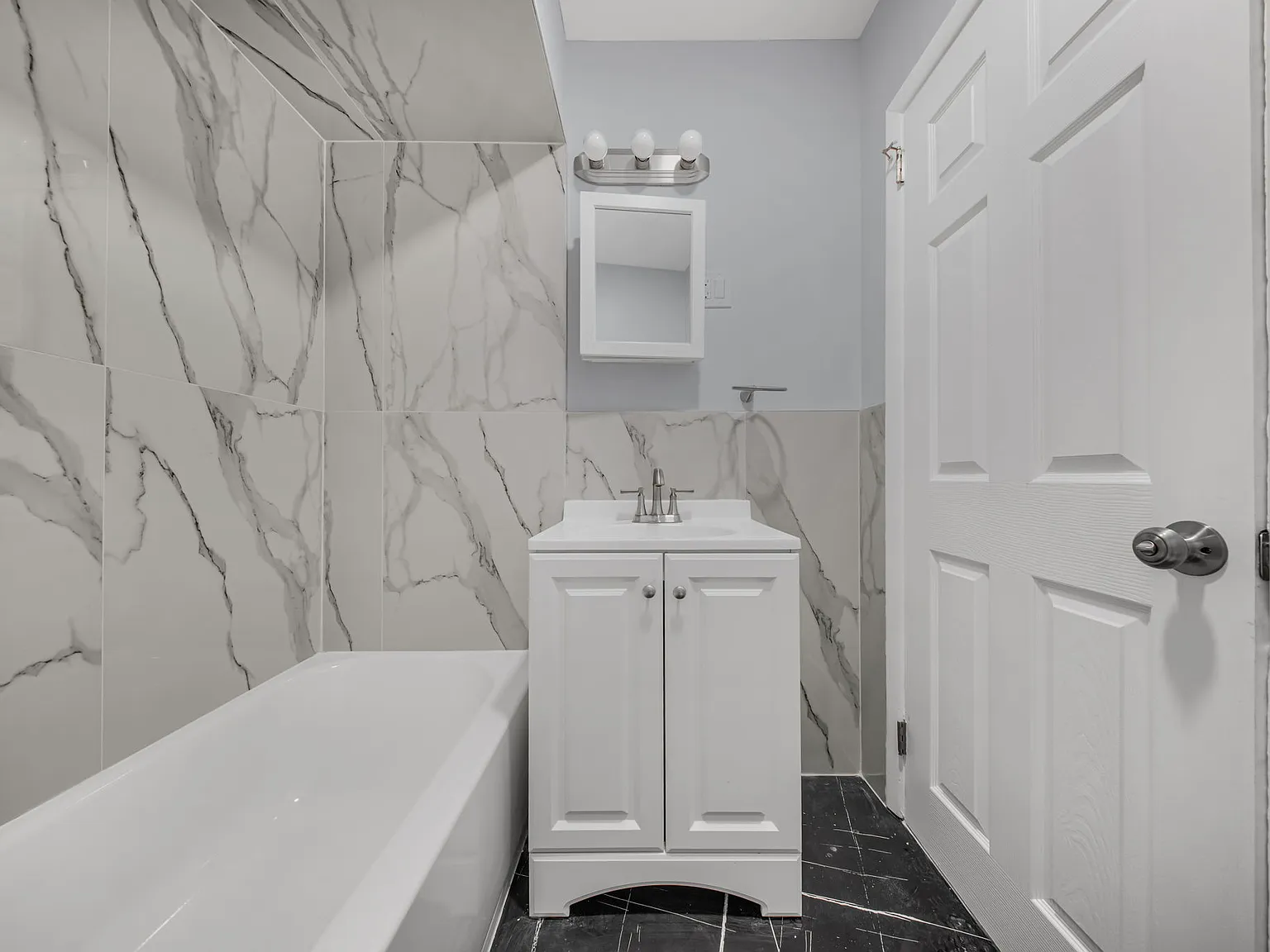 2 bed, 1200 sqft, $2,600 — Photo 1