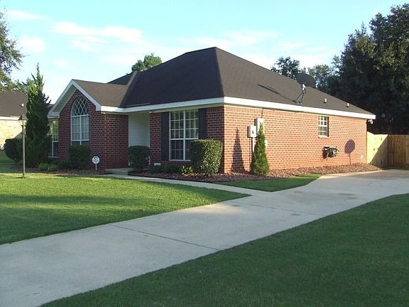 House - Front/Side View