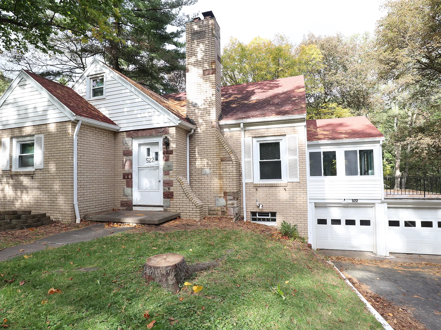 3 bed, 1.5 bath, 1477 sqft, $2,595 — Photo 1