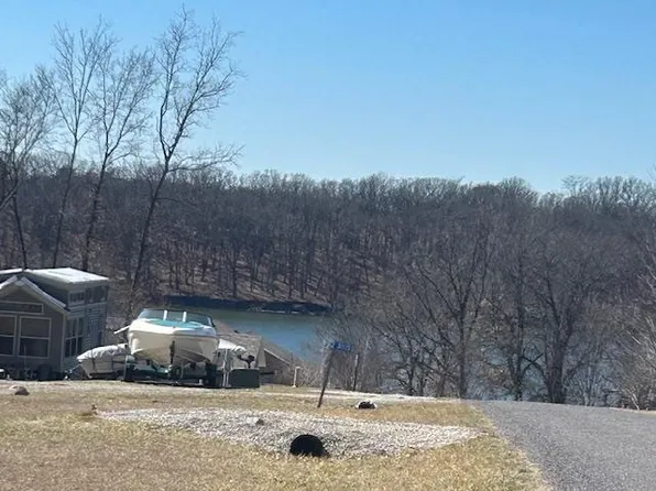 30011 Sunflower Dr, Unionville, MO 63565