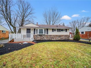 309 Cynthia Dr, Chardon, OH 44024