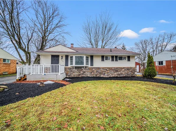 309 Cynthia Dr, Chardon, OH 44024