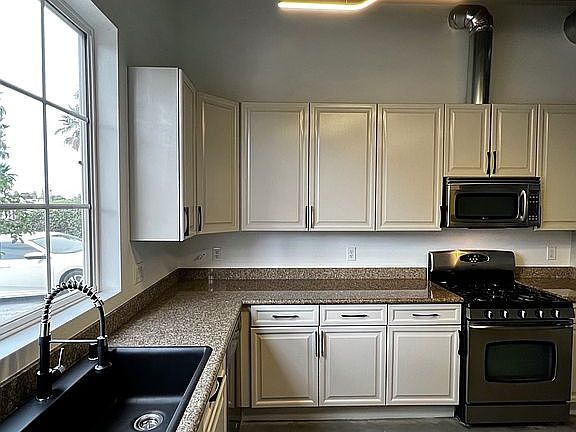 3rd image of 5683 Deer Creek Falls Ct
