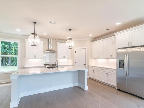 2537 Adair Ridge Ct, Washington, DC 20024