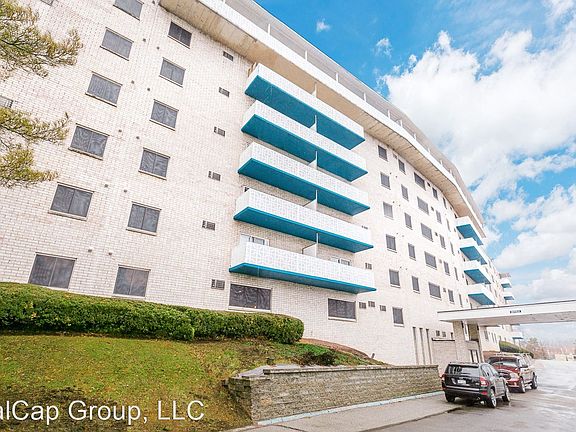 5th image of 5 Dorchester Dr #8959593