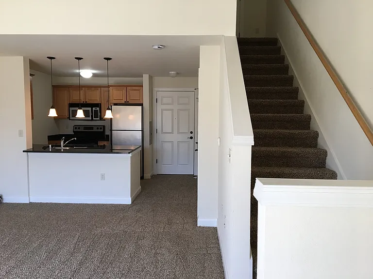 Delafield Lakes Apartments — Photo 29