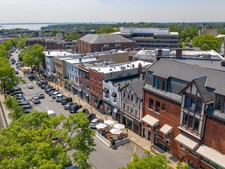 Greenwich Ave Views