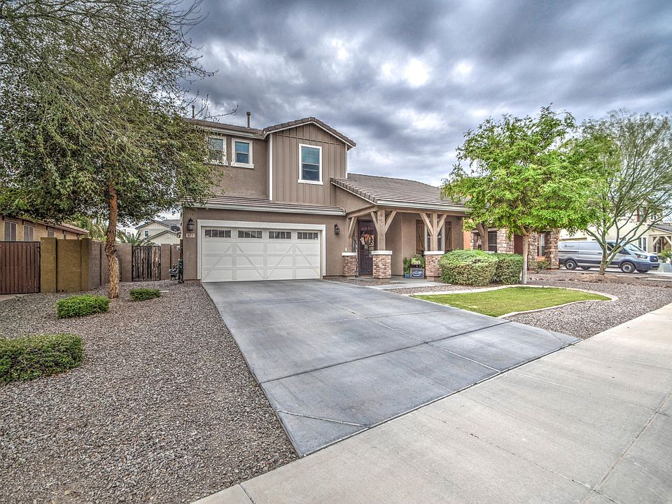 1st image of 877 E Doral Ct