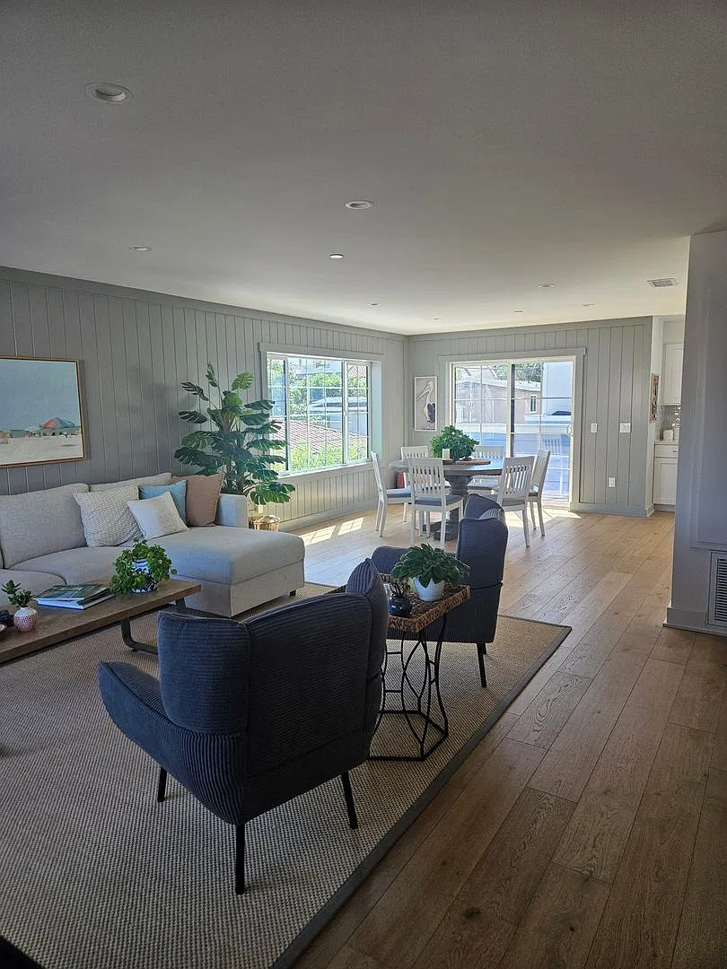 Brand New Build 3 Bedroom Condo with Rooftop Deck — Photo 3