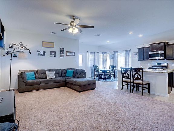 4th image of 704 Wylie St